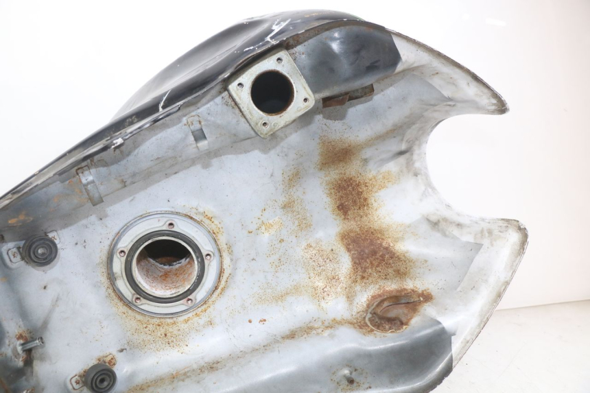 photo de SERBATOIO CARBURANTE KAWASAKI Z 750 (2007 - 2013) - Primo piano tecnico
