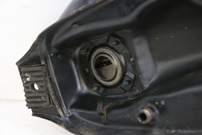 photo de SERBATOIO CARBURANTE  KYMCO ZING 125 (1997 - 2003) - Stato della superficie e materiale