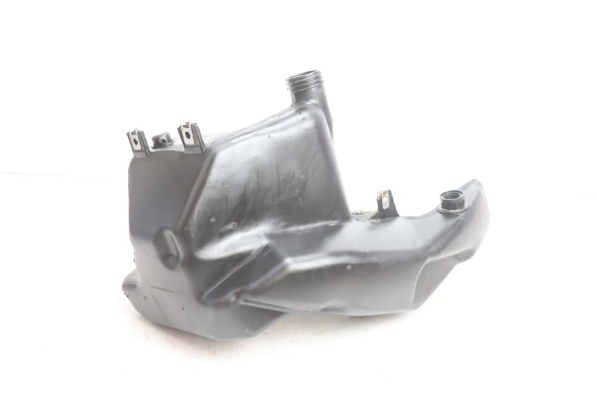 photo de SERBATOIO CARBURANTE PIAGGIO ZIP 2T 50 (2009 - 2019) - Dettagli dei punti di fissaggio
