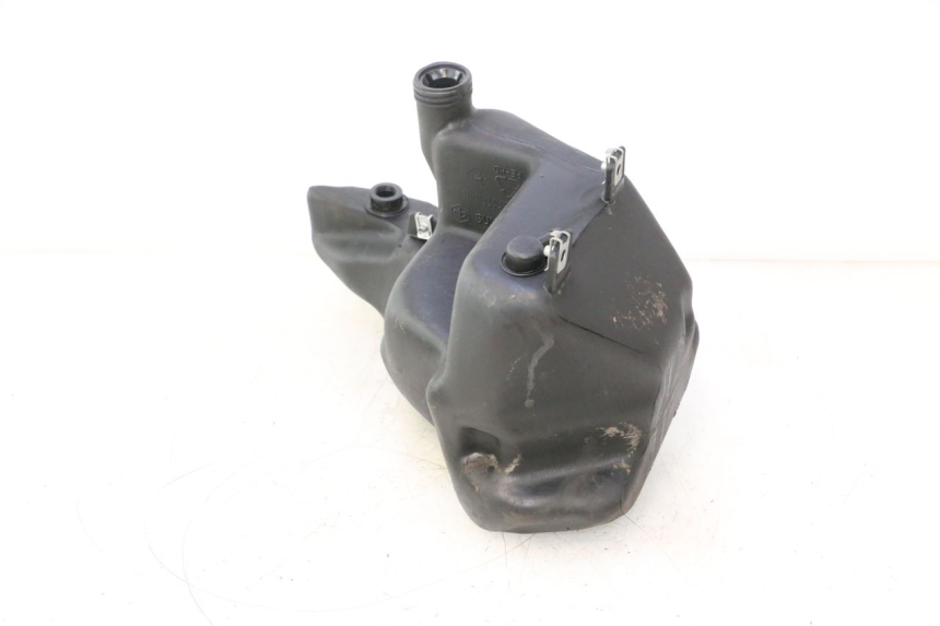 photo de SERBATOIO CARBURANTE  PIAGGIO ZIP 4T 50 (2006 - 2017) - Primo piano tecnico
