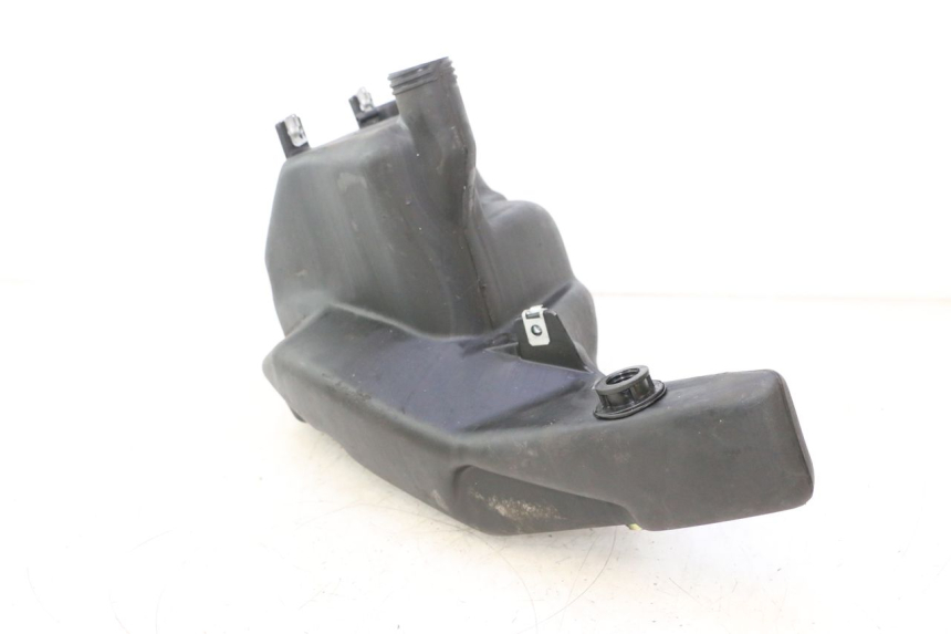 photo de SERBATOIO CARBURANTE  PIAGGIO ZIP 4T 50 (2006 - 2017) - Dettagli dei punti di fissaggio