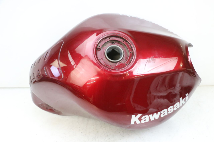 photo de SERBATOIO CARBURANTE  KAWASAKI ZR 7 750 (1999 - 2004) - Zoom sui componenti