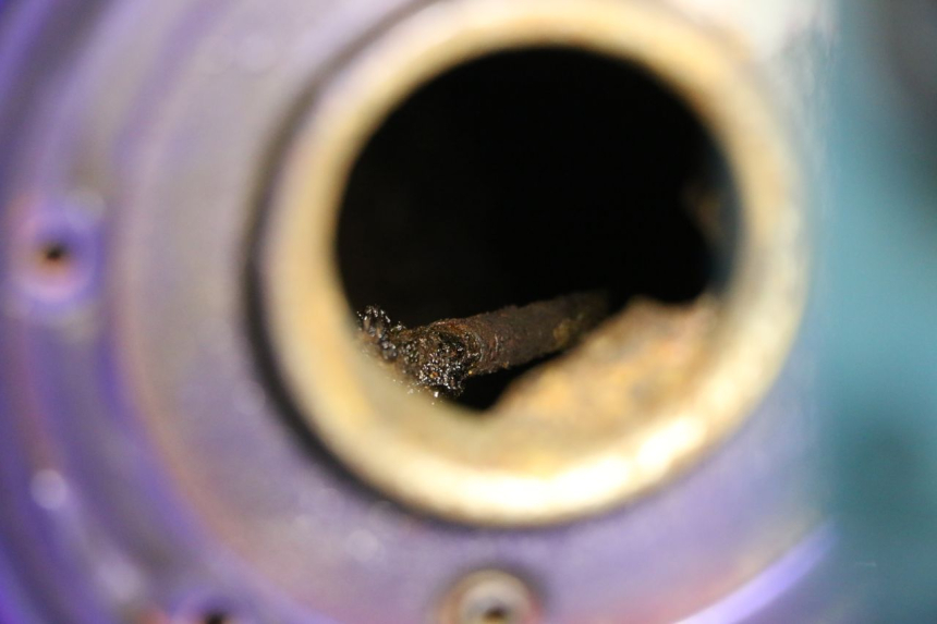 photo de SERBATOIO CARBURANTE KAWASAKI ZX-6R ZX6R 600 (1995 - 1997) - Primo piano tecnico