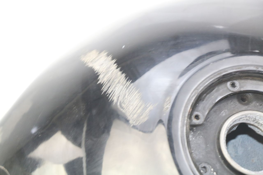 photo de SERBATOIO CARBURANTE KAWASAKI ZZR 600 (1995 - 2004) - Caratteristiche distintive