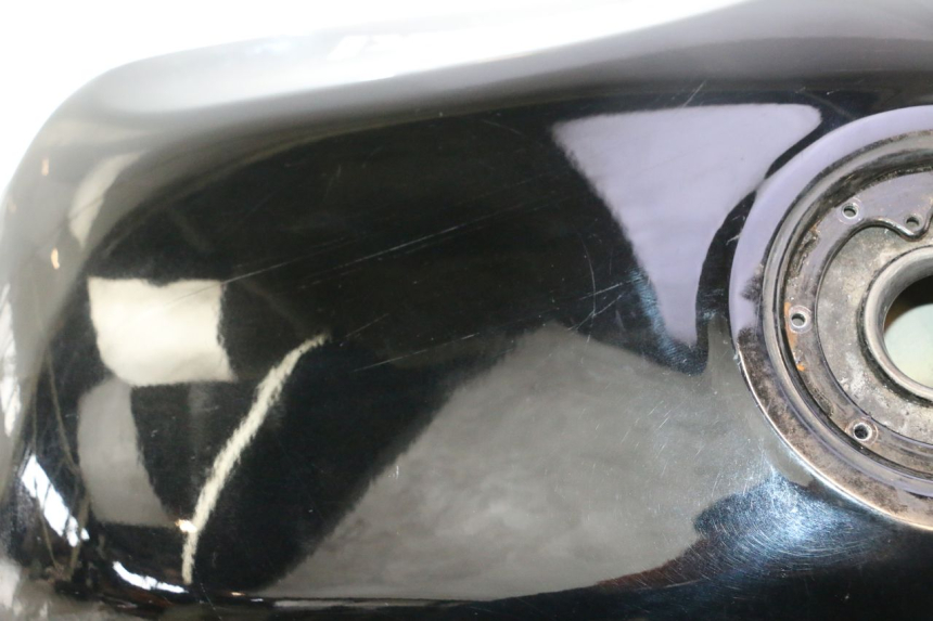 photo de SERBATOIO CARBURANTE KAWASAKI ZZR 600 (1995 - 2004) - Altra vista dell'articolo