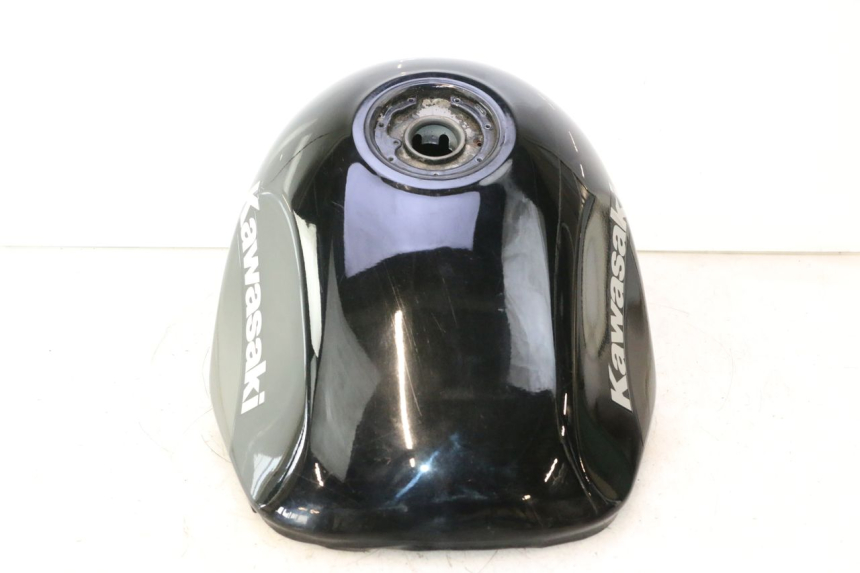 photo de SERBATOIO CARBURANTE KAWASAKI ZZR 600 (1995 - 2004) - Stato della superficie e materiale