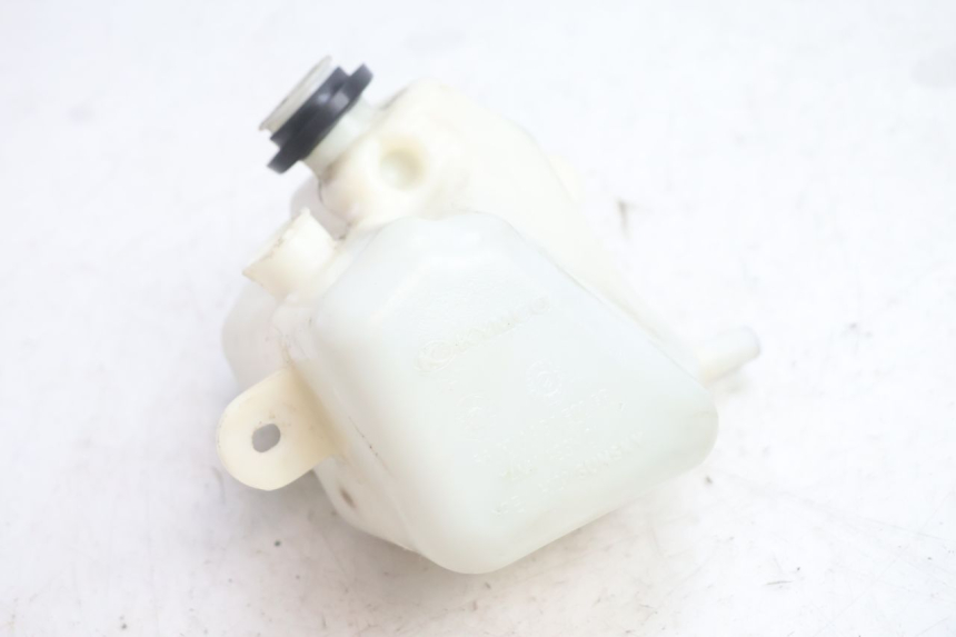 photo de Serbatoio olio KYMCO AGILITY FR 2T 50 (2012 - 2017) - Zoom sullo stato d'uso