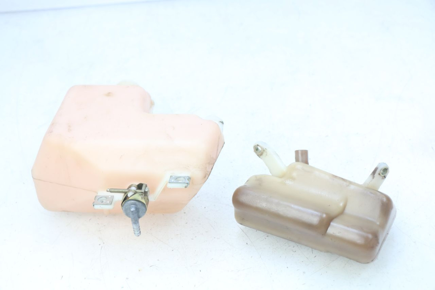 photo de RESERVOIR OLIO HONDA FES PANTHEON 2T 125 (1998 - 2002) - Zoom sullo stato d'uso