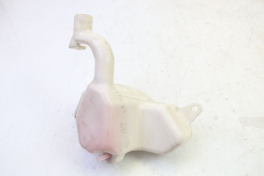 photo de SERBATOIO OLIO PEUGEOT KISBEE 2T 50 (2010 - 2017) - Primo piano tecnico