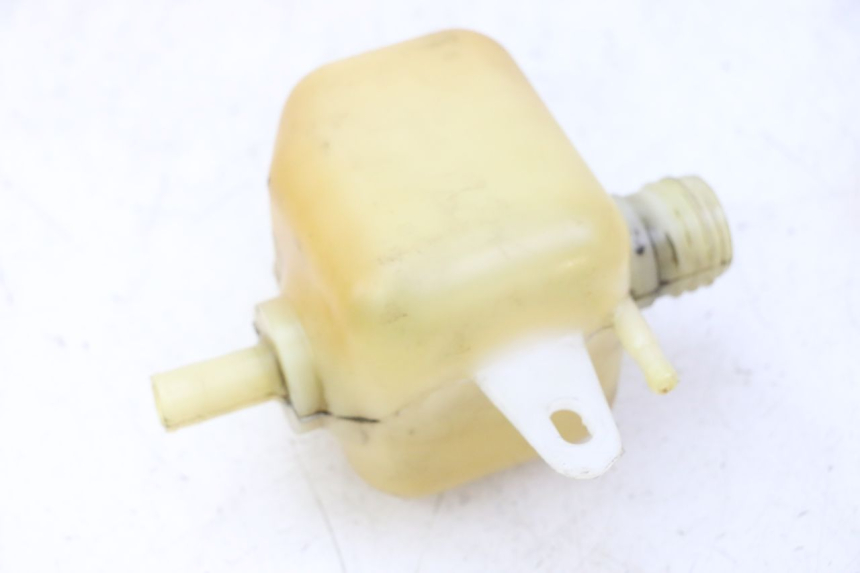 photo de SERBATOIO OLIO PEUGEOT SATELIS 125 (2006 - 2009) - Dettagli dei punti di fissaggio