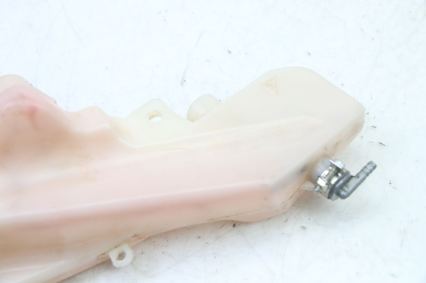 photo de SERBATOIO OLIO APRILIA SR 2T 50 (2018 - 2022) - Dettagli dei punti di fissaggio