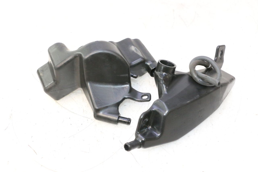 photo de SERBATOIO OLIO APRILIA SR 2T 50 (2012 - 2017) - Stato della superficie e materiale