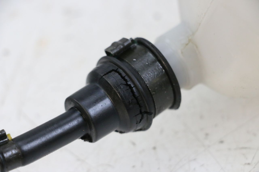 photo de OLIO APRILIA SR CARB LC 2T 50 (2004 - 2012) - Zoom sullo stato d'uso