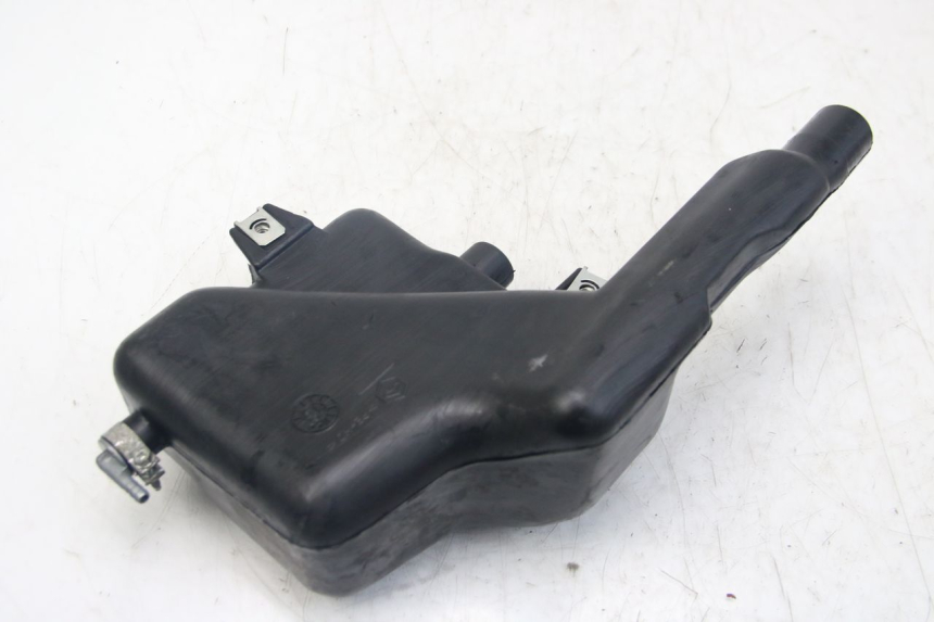 photo de SERBATOIO OLIO PIAGGIO VESPA S 2T 50 (2007 - 2014) - Primo piano tecnico