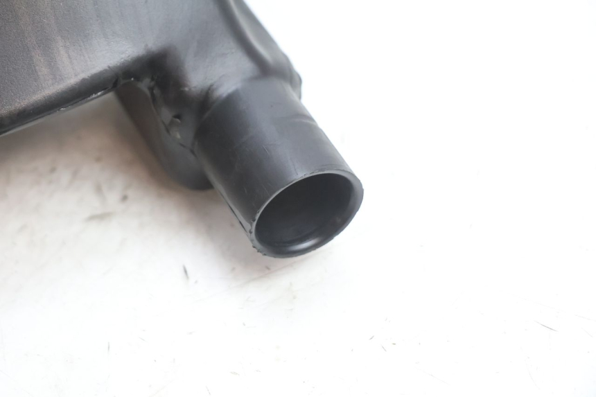 photo de SERBATOIO OLIO PIAGGIO ZIP 2T 50 (2009 - 2019) - Primo piano tecnico
