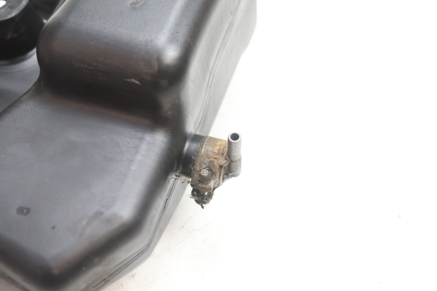 photo de SERBATOIO OLIO PIAGGIO ZIP 2T 50 (2009 - 2019) - Stato della superficie e materiale