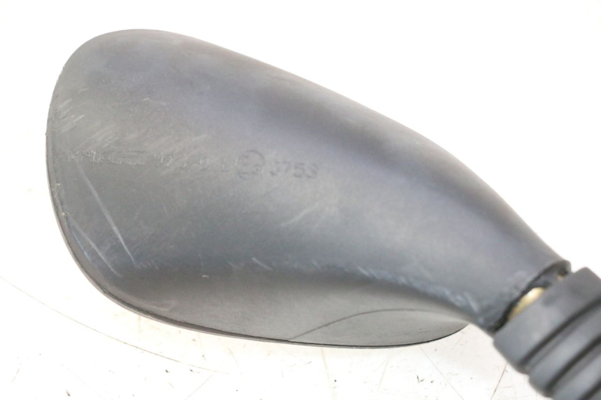 photo de SPECCHIO DESTRO APRILIA ATLANTIC S 125 (2010 - 2013) - Primo piano ad alta risoluzione