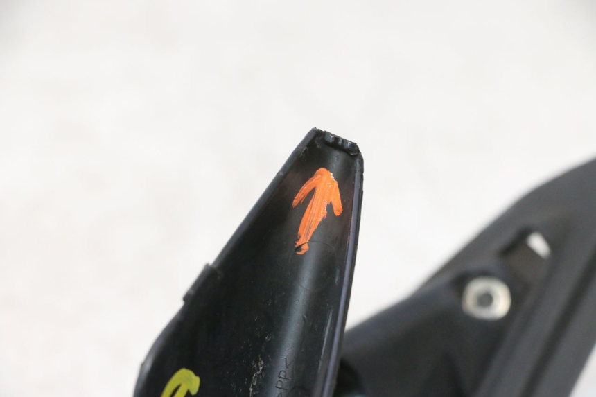 photo de SPECCHIO DESTRO APRILIA ATLANTIC S 125 (2010 - 2013) - Dettagli dei punti di fissaggio