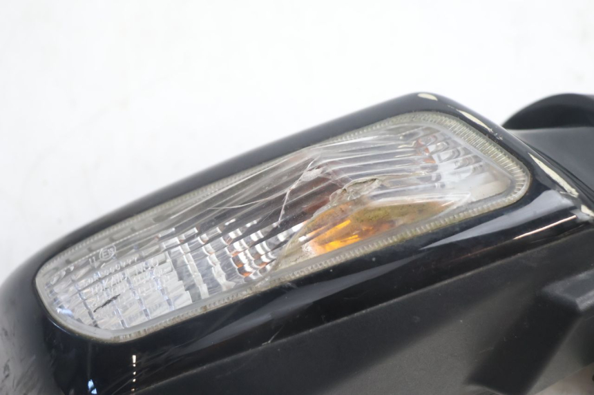 photo de SPECCHIO DESTRO SUZUKI BURGMAN EXECUTIVE ABS 650 (2006 - 2012) - Dettagli dei punti di fissaggio