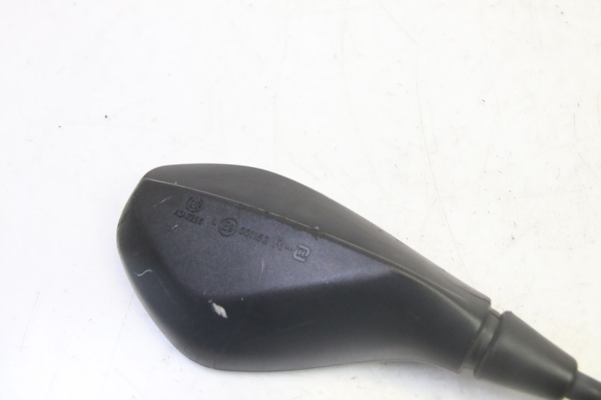 photo de SPECCHIETTO DESTRO SYM CROX 4T 50 (2016 - 2023) - Stato della superficie e materiale