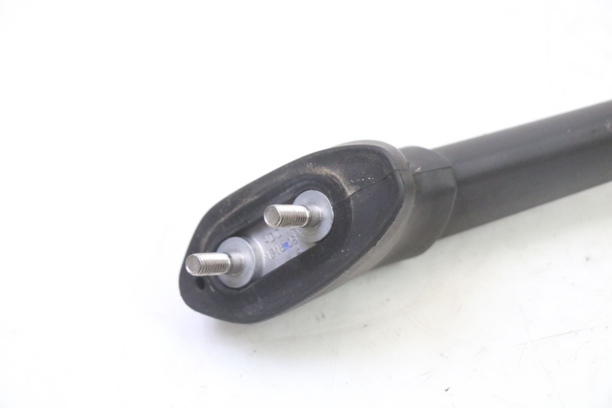 photo de SPECCHIO DESTRO YAMAHA FZ6 FAZER S2 600 (2007 - 2011) - Dettaglio del componente