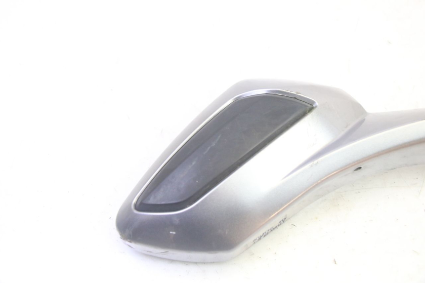 photo de SPECCHIO DESTRO SYM GTS EVO 125 (2009 - 2013) - Dettagli dei punti di fissaggio