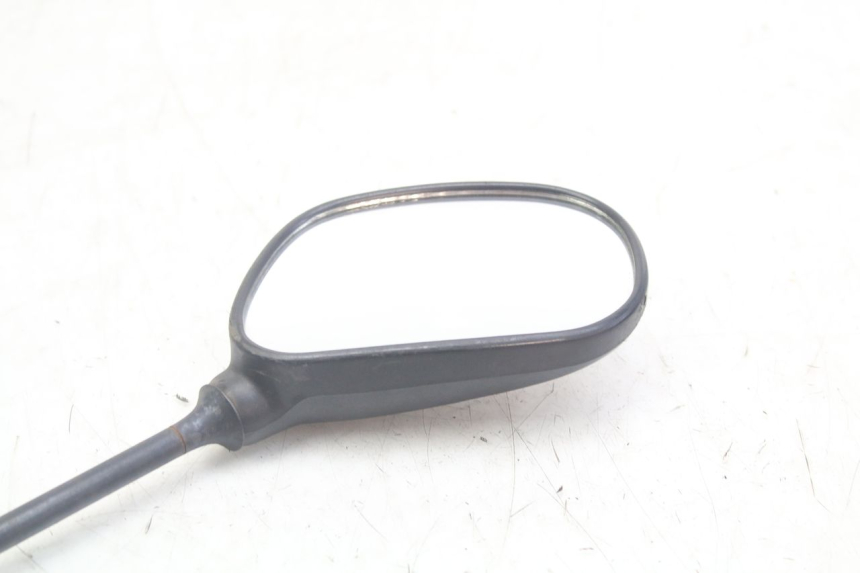 photo de SPECCHIETTO DESTRO PEUGEOT KISBEE 4T 50 (2010 - 2017) - Primo piano tecnico