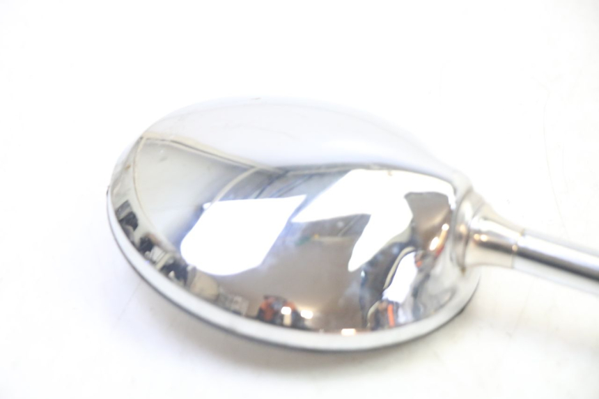 photo de SPECCHIO DESTRO PIAGGIO LIBERTY 4T 50 (2009 - 2015) - Dettagli dei punti di fissaggio