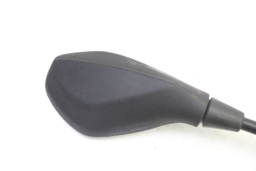 photo de SPECCHIO DESTRO PIAGGIO MP3 HPE 310 (2024 - 2025) - Dettagli dei punti di fissaggio