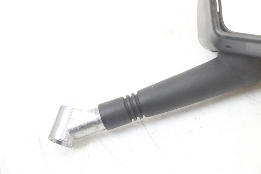 photo de SPECCHIETTO DESTRO PEUGEOT SATELIS COMPRESSOR K15 125 (2006 - 2009) - Dettaglio del componente