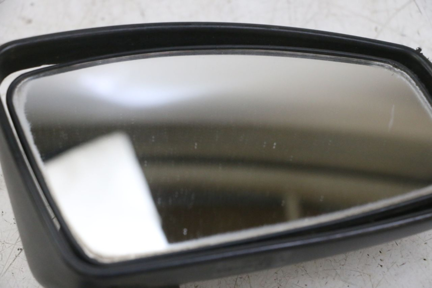 photo de SPECCHIO DESTRO PEUGEOT SATELIS 125 (2013 - 2018) - Dettagli dei punti di fissaggio