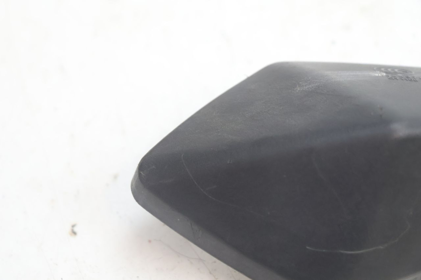 photo de SPECCHIO DESTRO MASH SEVENTY FIVE 125 (2013 - 2021) - Stato della superficie e materiale