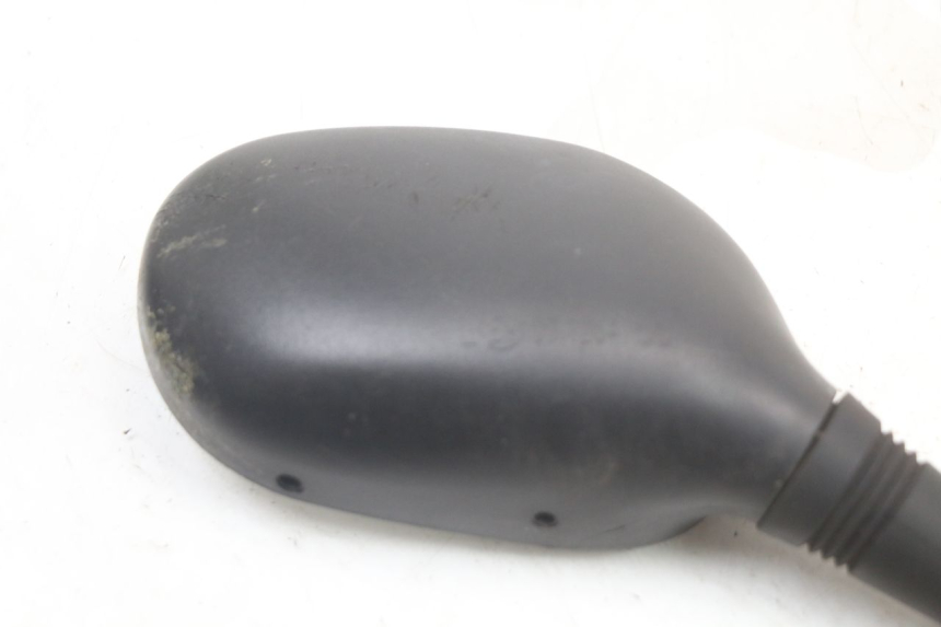 photo de SPECCHIO DESTRO SUZUKI BURGMAN 125 (2018 - 2021) - Dettagli dei punti di fissaggio