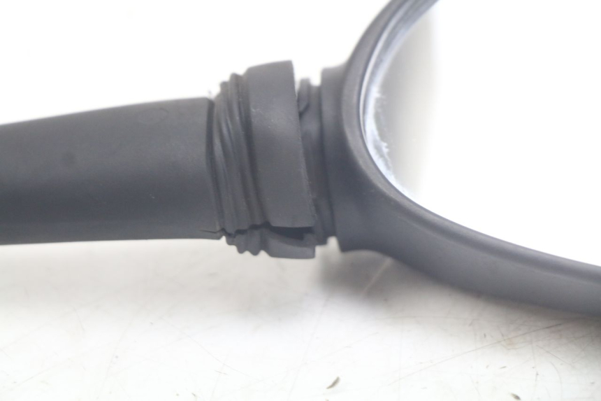 photo de SPECCHIO DESTRO YAMAHA X-CITY XCITY 125 (2007 - 2013) - Dettagli dei punti di fissaggio