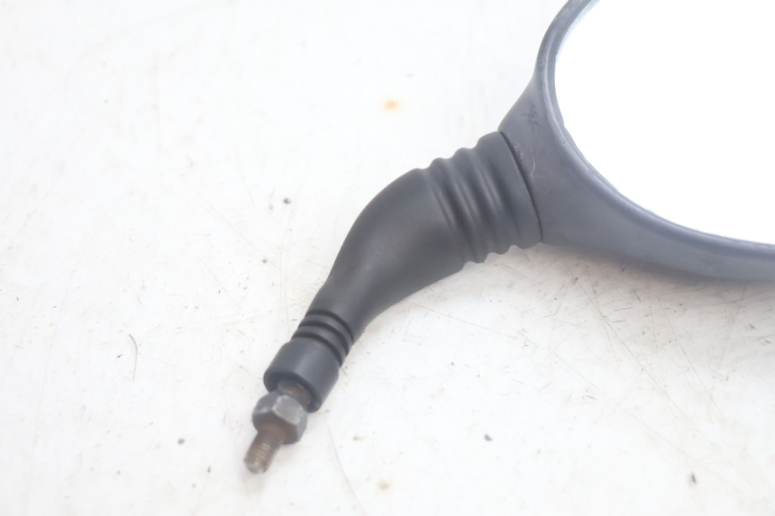 photo de SPECCHIETTO DESTRO YAMAHA YP MAJESTY 125 (2002 - 2006) - Zoom sullo stato d'uso