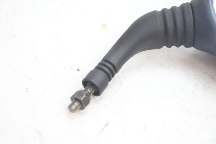 photo de SPECCHIETTO DESTRO YAMAHA YP MAJESTY 125 (2002 - 2006) - Zoom sullo stato d'uso