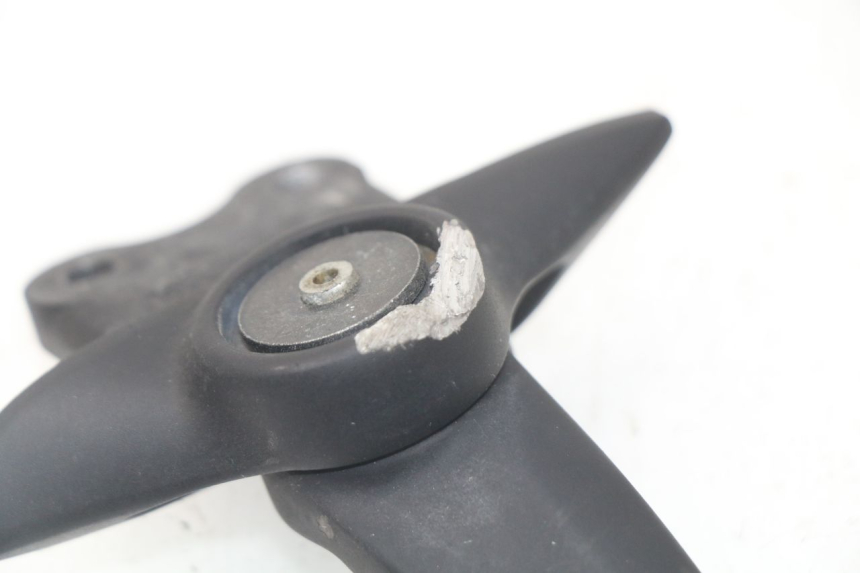 photo de SPECCHIO DESTRO YAMAHA YP T-MAX TMAX 530 (2017 - 2020) - Zoom sullo stato d'uso