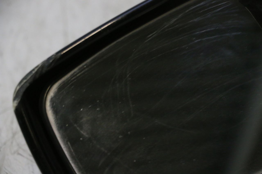 photo de SPECCHIO SINISTRO SUZUKI BURGMAN EXECUTIVE ABS 650 (2006 - 2012) - Primo piano ad alta risoluzione
