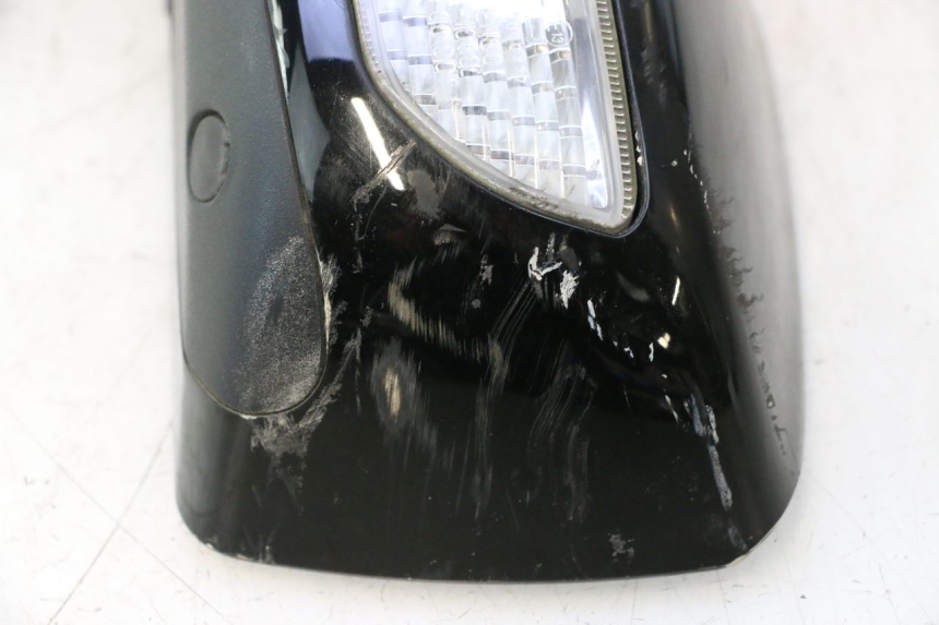 photo de SPECCHIO SINISTRO SUZUKI BURGMAN EXECUTIVE ABS 650 (2006 - 2012) - Primo piano tecnico