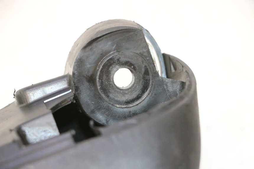 photo de SPECCHIETTO SINISTRO PEUGEOT ELYSTAR 50 (2002 - 2014) - Stato della superficie e materiale