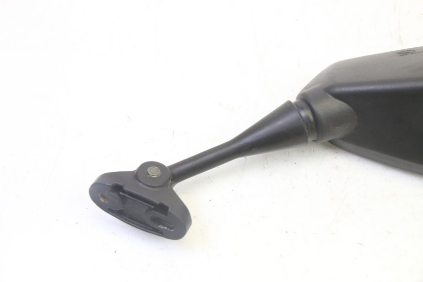 photo de SPECCHIO SINISTRO STAHO FH 50 (2018 - 2019) - Dettagli dei punti di fissaggio