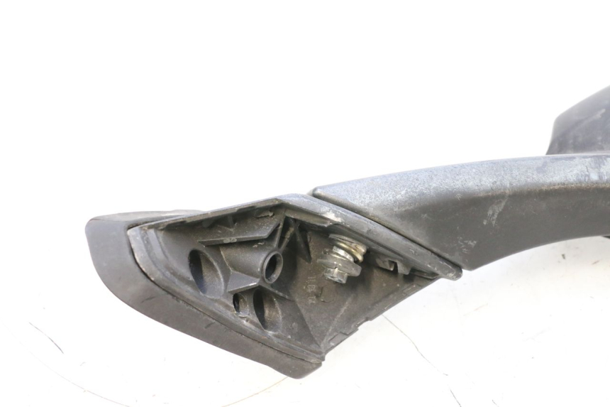 photo de SPECCHIO SINISTRO SYM GTS EVO 125 (2009 - 2013) - Dettagli dei punti di fissaggio