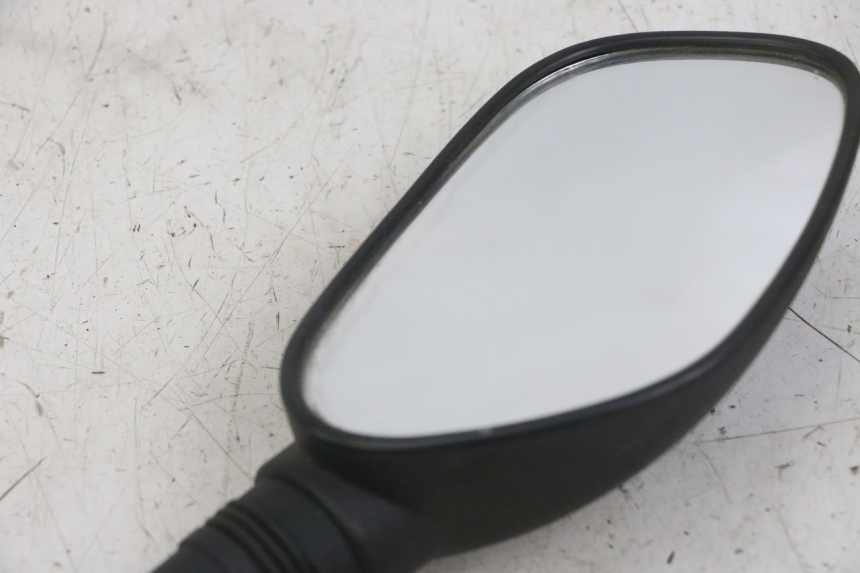 photo de Specchietto sinistro PEUGEOT JET FORCE CARBU 50 (2003 - 2016) - Zoom sullo stato d'uso