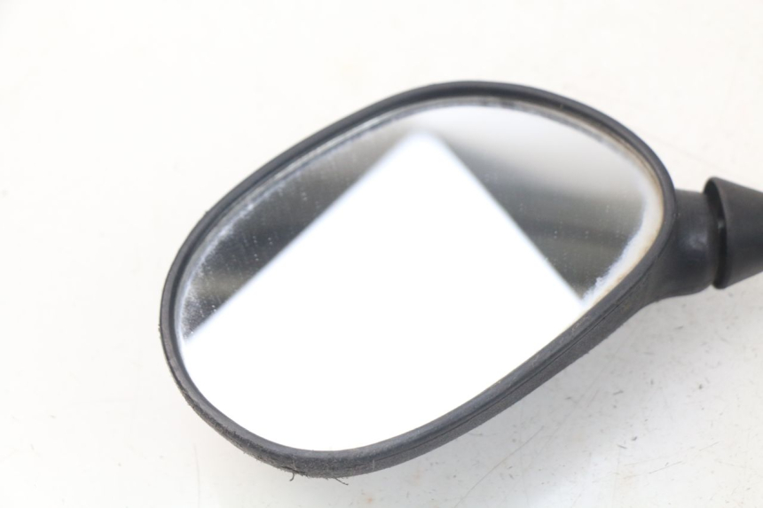 photo de SPECCHIETTO SINISTRO PEUGEOT KISBEE 4T 50 (2018 - 2022) - Primo piano tecnico