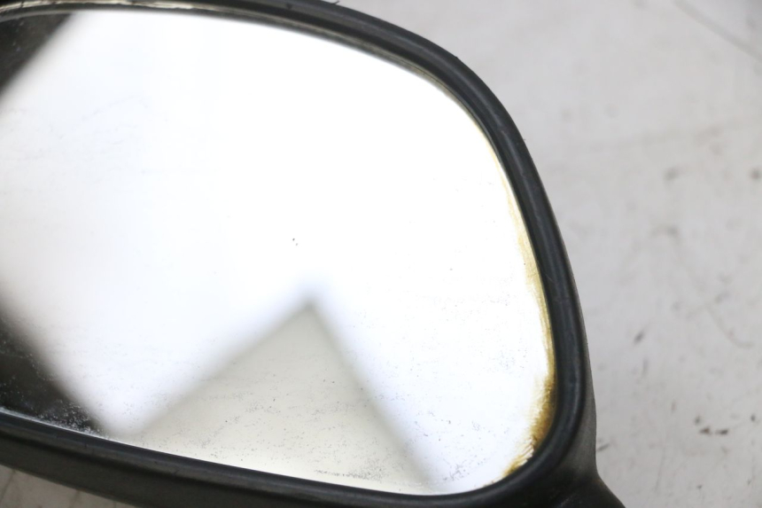 photo de SPECCHIETTO SINISTRO PEUGEOT KISBEE 4T 50 (2010 - 2017) - Zoom sullo stato d'uso