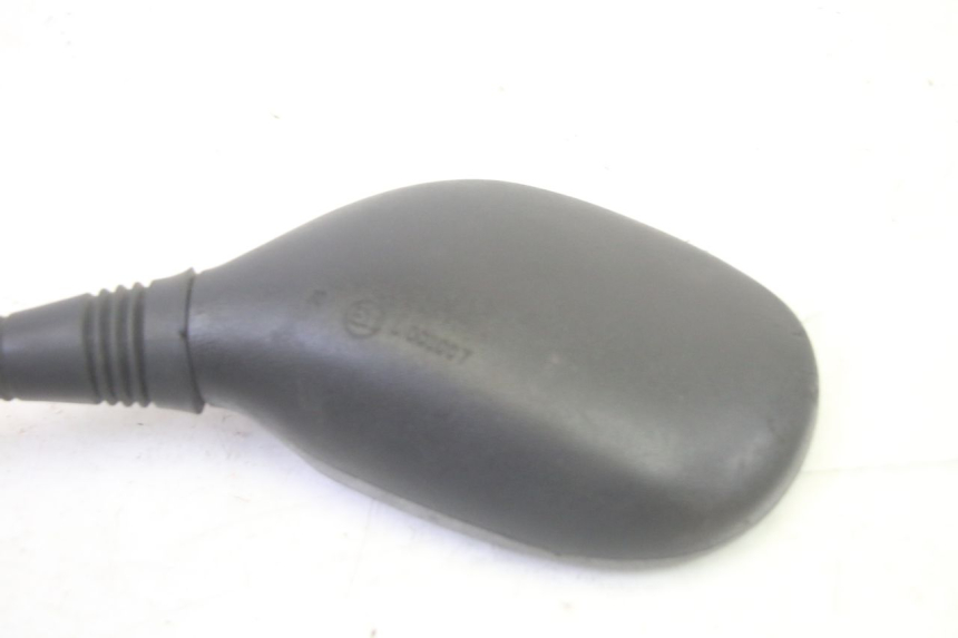 photo de SPECCHIO SINISTRO PIAGGIO MP3 RL 250 (2006 - 2010) - Dettagli dei punti di fissaggio