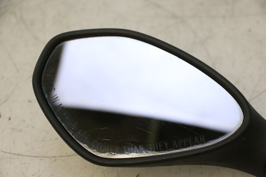 photo de SPECCHIO SINISTRO PIAGGIO MP3 500 (2016 - 2018) - Stato della superficie e materiale