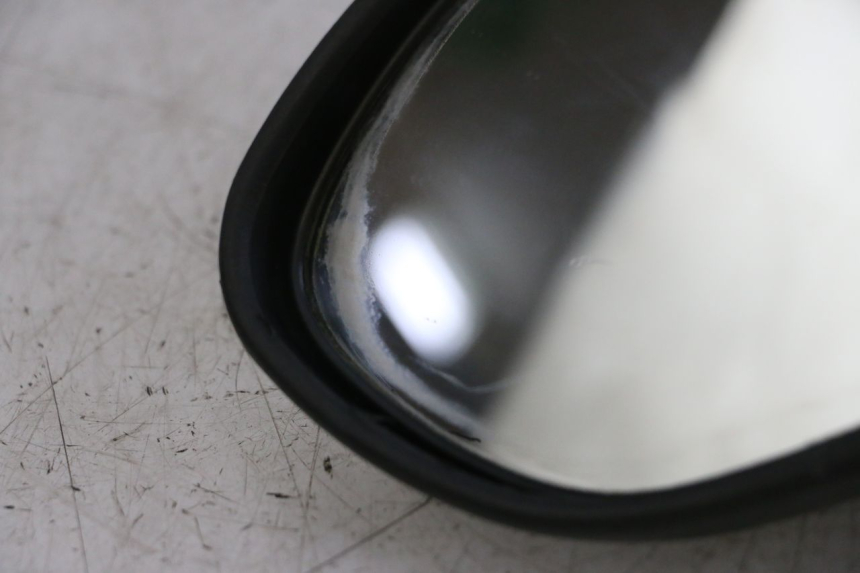 photo de SPECCHIO SINISTRO PEUGEOT ELYSTAR 125 (2002 - 2007) - Dettagli dei punti di fissaggio