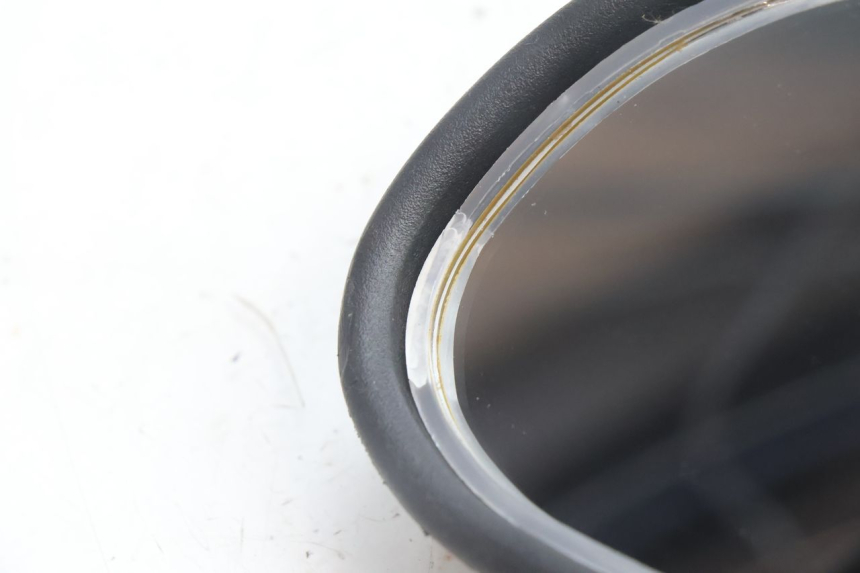 photo de SPECCHIO SINISTRO GILERA RUNNER SP 50 (2002 - 2004) - Zoom sullo stato d'uso