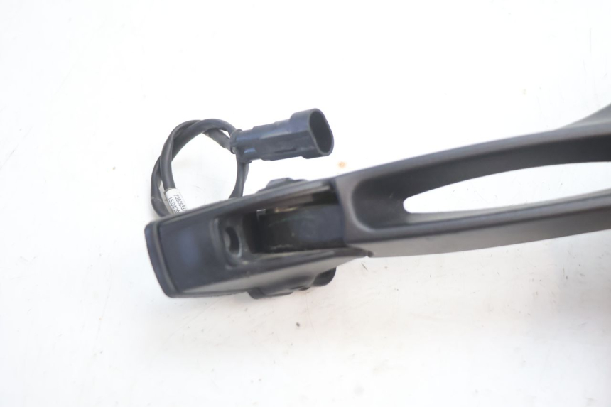 photo de SPECCHIO SINISTRO CAN-AM SPYDER RS 1000 (2008 - 2012) - Dettagli dei punti di fissaggio